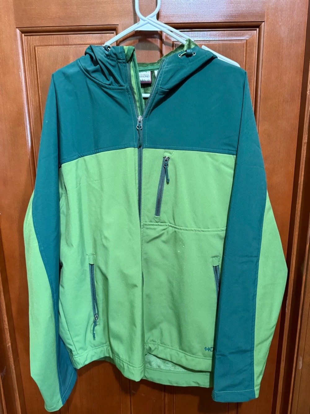 Men's Green Softshell Jacket.  Size XL.